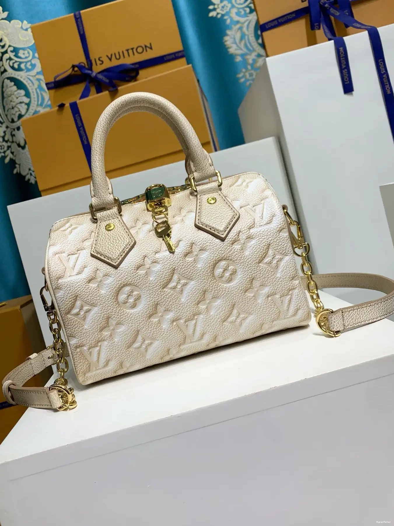 20 LOUIS VUITTON SPEEDY BANDOULIÈRE 0617